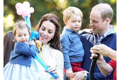 ジョージ王子＆シャーロット王女の愛らしい姿に世界が熱狂！ 画像