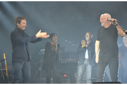 ベネディクト・カンバーバッチ、デヴィッド・ギルモアのライブに登場 画像