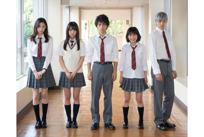 山田裕貴が銀髪に！村上虹郎らキャラビジュアル公開『二度めの夏、二度と会えない君』 画像