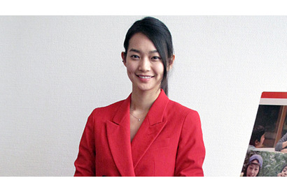 長身美人シン・ミナ　熱烈メッセージと美脚2変化で“真！韓国映画祭”PR 画像