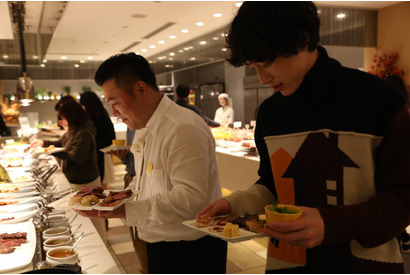 坂口健太郎、東京ナイトツアーで見せた素顔とは!?「おじゃMAP!!」2時間SP今夜 画像