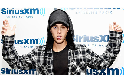 ジャスティン・ビーバー、ファンを殴打 画像