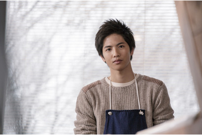 志尊淳、爽やかに接客!? イケメン店員姿が公開『疾風ロンド』 画像