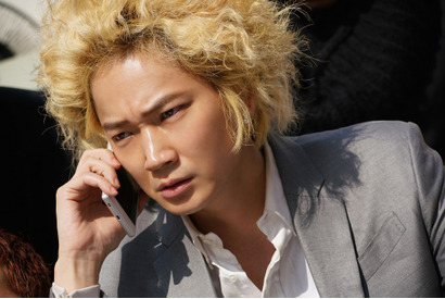 綾野剛扮する白鳥龍彦がキッズダンサーと踊り出す!? 『新宿スワンII』コラボCM解禁 画像