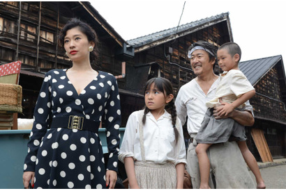 篠原涼子、一人二役初挑戦！対照的な親子の姿を描く「愛を乞うひと」今夜放送 画像