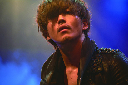 松坂桃李、メタルバンドで熱唱！菅田将暉も「エロイ」と絶賛『キセキ』 画像