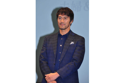 阿部寛、「愛してる」と口に出すのは「恥ずかしい」と大テレ！ 画像