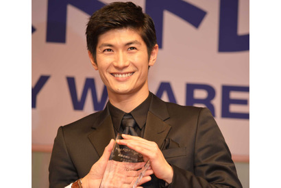 【ジュエリー・ベスト・ドレッサー賞】三浦春馬、歓喜のスピーチ「仕事をまっとうできるような男に」 画像