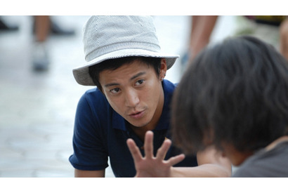 小栗旬初監督『シュアリー・サムデイ』メイキングDVD付き前売券に予約殺到！ 画像