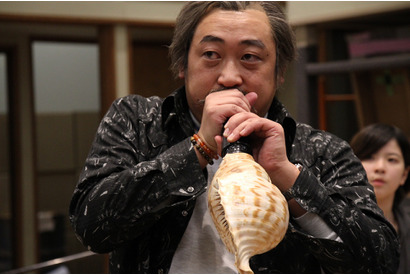 ロバート・秋山、伝説の音響効果マンに!? 「精霊の守り人」音作りにチャレンジ 画像