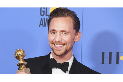 トム・ヒドルストン、あのタンクトップ着用の理由をついに明かす 画像