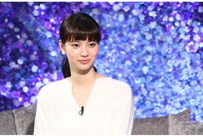 新川優愛、ハワイで幸運を運ぶウミガメと遭遇！「アナザースカイ」 画像