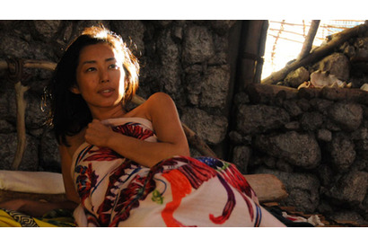 目がヤバい…“女王”木村多江の変貌に注目！　『東京島』4分間特別映像が到着 画像