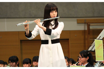 佐藤勝利＆橋本環奈、現役高校生116名との生演奏に「泣きそうです！」 画像