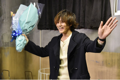 松坂桃李、「日暮旅人」クランクアップ！「24時間マラソンを完走したみたい」 画像