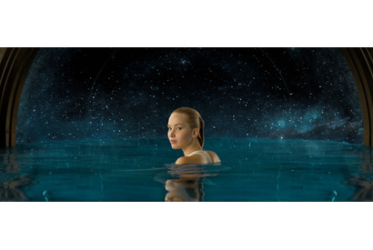 ジェニファー・ローレンス、“無重力プール”は「一番苦労した撮影」 画像