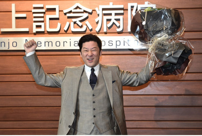 浅野忠信、木村拓哉と抱き合い「やったぜ！」 「A LIFE」撮了にサプライズも 画像