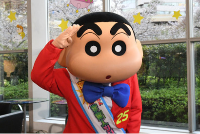 中丸雄一、“お尻ブリブリ”初挑戦でしんちゃんとコラボ！ 画像