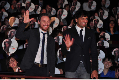 ジェームズ・マカヴォイ9年ぶり来日にファン熱狂！ 誕生日はロボットレストラン訪問 画像