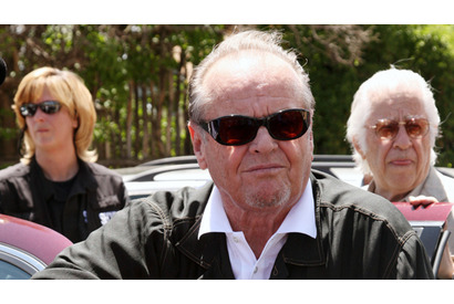 思い出の地で執り行われたデニス・ホッパーの葬儀にジャック・ニコルソンら参列 画像