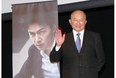 ジョン・ウー監督、福山雅治出演『追捕』の大阪ロケで「“あめちゃん”もらった」 画像