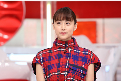 山本美月の愛犬にスタジオがメロメロに!?「おしゃれイズム」 画像