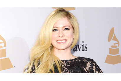 アヴリル・ラヴィーン、最新アルバムの情報発信！ライム病も克服中 画像