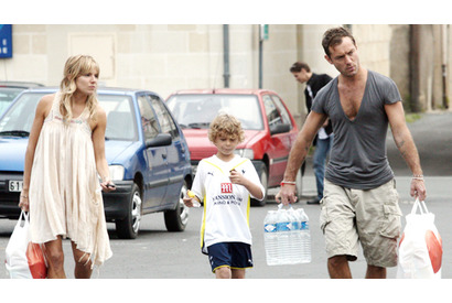 きっかけは子供のヘアカット…ジュード・ロウの元妻と婚約者シエナがバトル続行中！ 画像