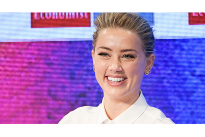 アンバー・ハード、恋人の息子たちとの仲良し写真を公開 画像