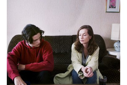 イザベル・ユペール「日本の観客に必ず響く」 映画『アスファルト』コメント映像公開 画像