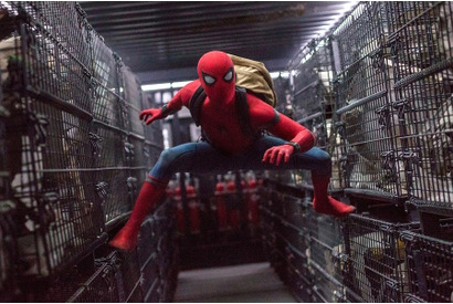 『スパイダーマン』高校生ヒーローの素顔とは!? 場面写真一挙解禁 画像