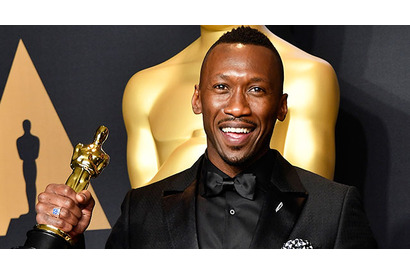 マハーシャラ・アリ、オスカー受賞後の人生の変化と人種差別を語る 画像