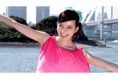 ベッキー♪＃が海上でライヴ！　「1時間が限界」の船酔いも、恋人の船なら大丈夫？ 画像