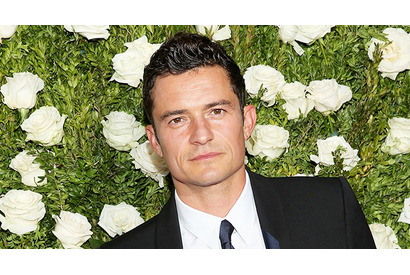 オーランド・ブルーム、親子3世代セルフィーを公開！ 画像