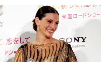 ジュリア　浴衣風ドレスで日本の“夏祭り初体験” 画像