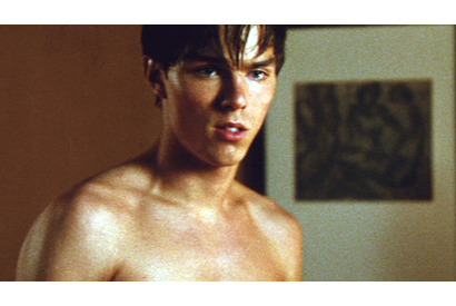 あの『アバウト・ア・ボーイ』の子役のニコラス・ホルトが『シングルマン』でヌードに 画像