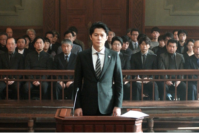 ジョルジオ アルマーニ、福山雅治を飾る！『三度目の殺人』に衣装協力 画像