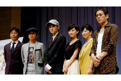 フミヤの主題歌ナマ披露に高良健吾、谷村美月らウットリ 画像