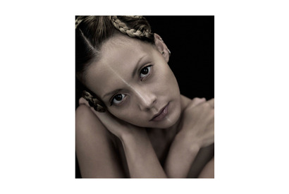 土屋アンナが3D版『バトル・ロワイアル』主題歌を担当　あの名曲が過激な現代風に！ 画像