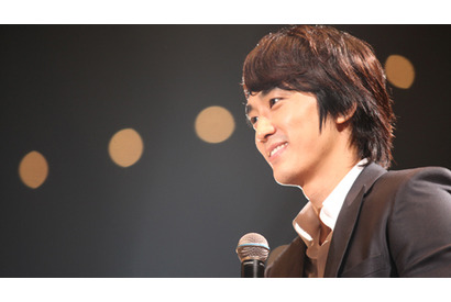 ソン・スンホン来日ファンミーティングに1万人熱狂！　松嶋菜々子からメッセージも 画像