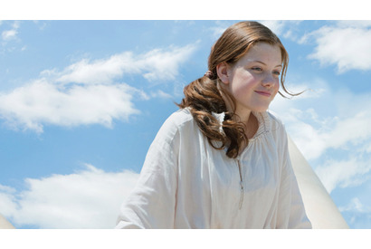 『ナルニア』第1作でやんちゃな9歳だったあの末っ子役少女が15歳の美女に成長！ 画像