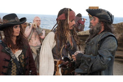 ジャック・スパロウとペネロペがついに揃い踏み！　『パイレーツ』予告編＆画像解禁 画像