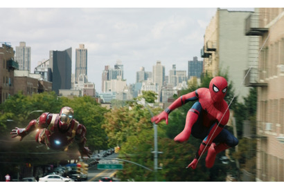 【特別映像】トムホも大興奮！ 女性AIが導く“スターク特製”スパイダー・スーツに注目 画像