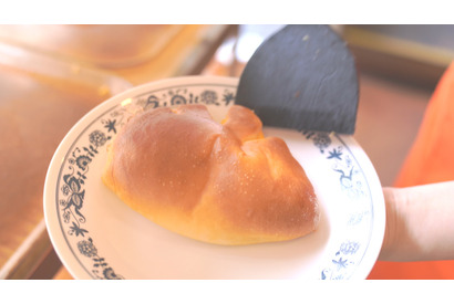 一度食べたら忘れられない！ 行列必至の絶品クリームパン 画像