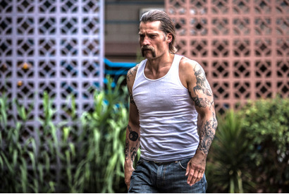 ニコライ・C=ワルドーがギャングに豹変！実際の刑務所で撮影敢行『ブラッド・スローン』予告編 画像