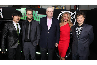 キャメロン・ディアス『グリーン・ホーネット』LAプレミアに真っ赤な妖艶ドレスで登場 画像