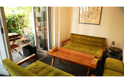 あのドラマのロケ地にも！ シンプルリュクスな大人カフェ 画像