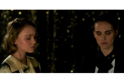 ナタリー＆リリー＝ローズのスピリチュアル姉妹にはモデルがいた！『プラネタリウム』 画像