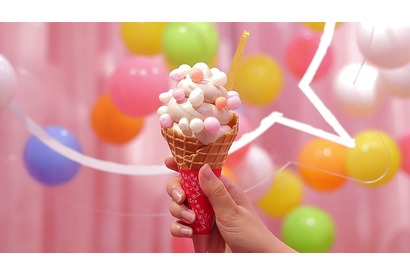 恋が叶う味!? カラフルトッピングの濃厚ごまソフト 画像