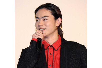 菅田将暉、「好きです！」との公開告白に「事務所を通して報告します」 画像